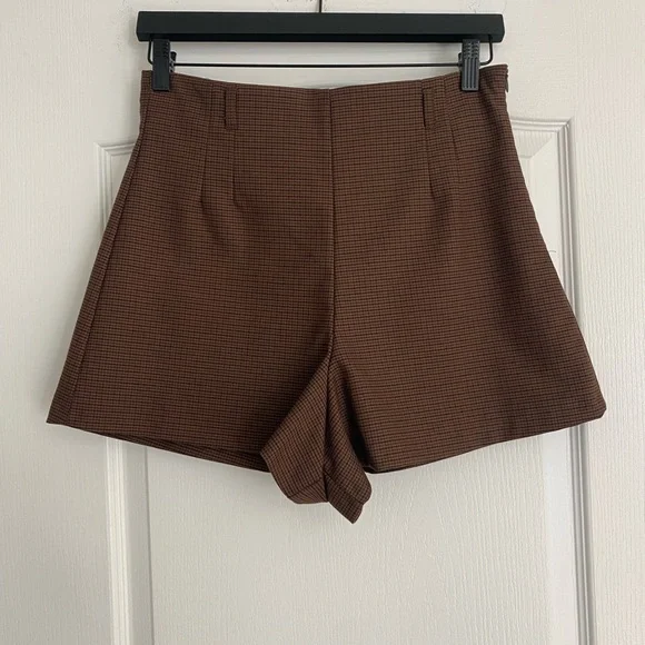 Zara Brown Plaid Shorts Size Medium - Picture 1 of 11
